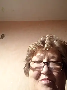 Snapshot of Katherine735 chatting on October 28, 2025, 9:47 pm Katherine735 online show from October 28, 2025, 9:47 pm