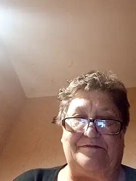 Snapshot of Katherine735 chatting on November 19, 2025, 9:59 pm Katherine735 online show from November 19, 2025, 9:59 pm