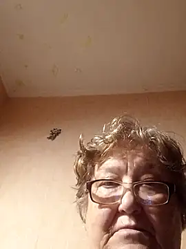 Snapshot of Katherine735 chatting on November 3, 2025, 3:01 am Katherine735 online show from November 3, 2025, 3:01 am