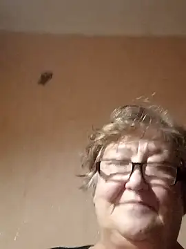 Snapshot of Katherine735 chatting on November 7, 2025, 10:35 pm Katherine735 online show from November 7, 2025, 10:35 pm