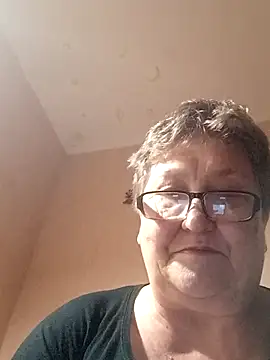 Snapshot of Katherine735 chatting on November 17, 2025, 7:51 pm Katherine735 online show from November 17, 2025, 7:51 pm