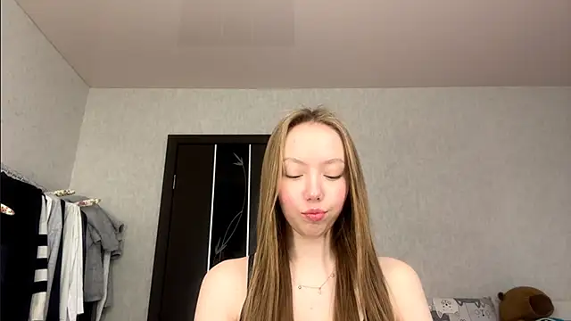 Snapshot of AntoniaMoravick chatting on November 9, 2025, 7:12 am AntoniaMoravick online show from November 9, 2025, 7:12 am