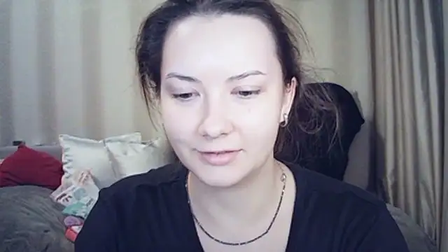 MoodieMira online show from April 21, 2026, 5:52 pm