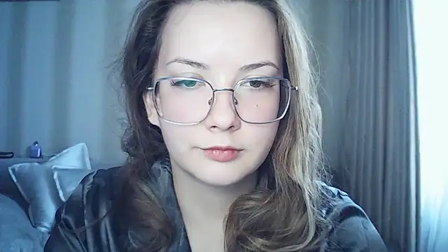 MoodieMira online show from February 18, 2026, 1:07 pm