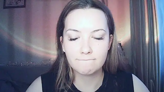 MoodieMira online show from February 5, 2026, 2:24 pm