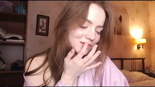 Olivia Mensy online show from October 22, 2025, 9:03 pm