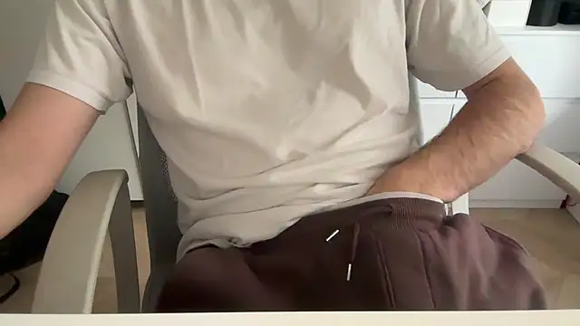 Snapshot of matrixx_9 chatting on November 6, 2025, 1:04 pm matrixx 9 online show from November 6, 2025, 1:04 pm