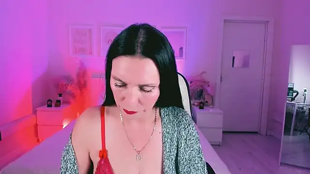 steaflers mommy  online show from October 22, 2025, 7:41 am