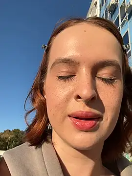 Snapshot of ManhattanAffair chatting on October 17, 2025, 1:13 pm ManhattanAffair online show from October 17, 2025, 1:13 pm