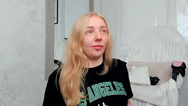 SundyRose online show from May 21, 2026, 8:23 am