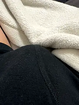 Snapshot of haruki_18old chatting on October 10, 2025, 1:56 pm haruki 18old online show from October 10, 2025, 1:56 pm