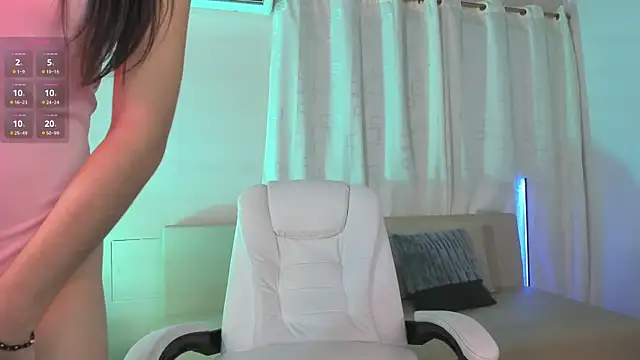 Snapshot of MarianaaDooll chatting on November 8, 2025, 12:09 pm MarianaaDooll online show from November 8, 2025, 12:09 pm