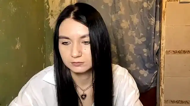 ArianeBhayani online show from December 17, 2025, 9:09 pm