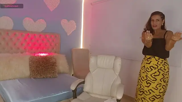 Snapshot of channelsmith_55 chatting on November 28, 2025, 1:33 pm channelsmith 55 online show from November 28, 2025, 1:33 pm