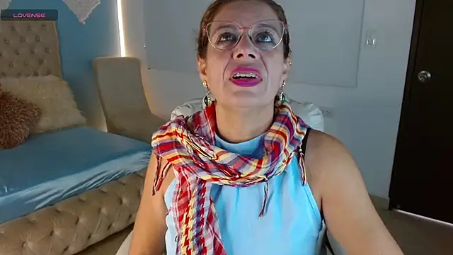 Snapshot of channelsmith_55 chatting on November 17, 2025, 1:37 pm channelsmith 55 online show from November 17, 2025, 1:37 pm