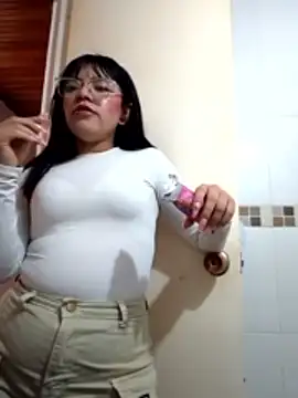 angie rousse  online show from November 12, 2025, 1:15 pm