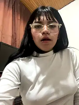 angie rousse  online show from November 22, 2025, 12:54 am