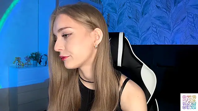 EvaPeace online show from November 3, 2025, 4:10 pm