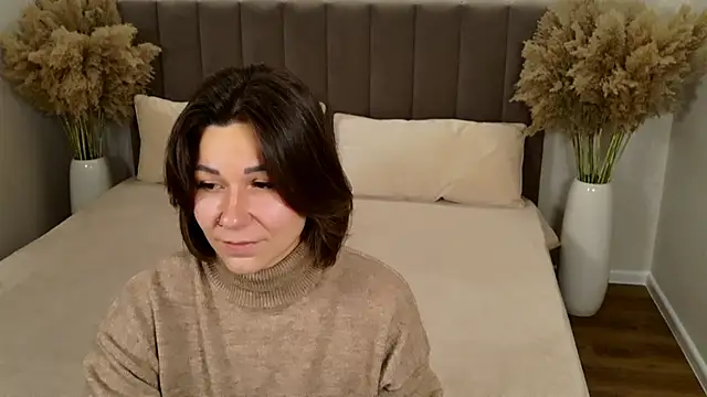 EdenSolis online show from November 5, 2025, 7:22 am