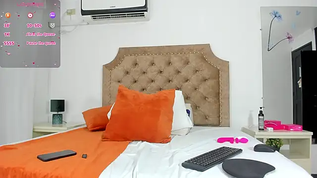 Grecia Moore online show from October 25, 2025, 9:26 pm