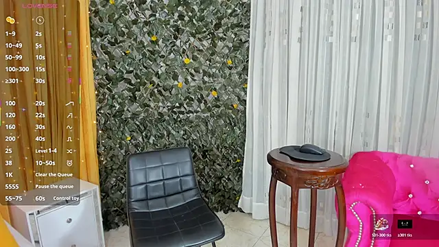 Snapshot of Grecia_Moore chatting on November 2, 2025, 9:42 pm Grecia Moore online show from November 2, 2025, 9:42 pm