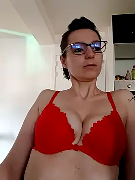 labellerose online show from November 4, 2025, 12:53 pm