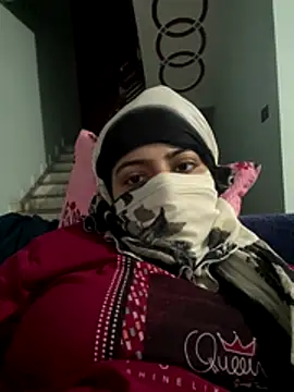 Snapshot of Crazycutiee2 chatting on November 4, 2025, 12:09 pm Crazycutiee2 online show from November 4, 2025, 12:09 pm