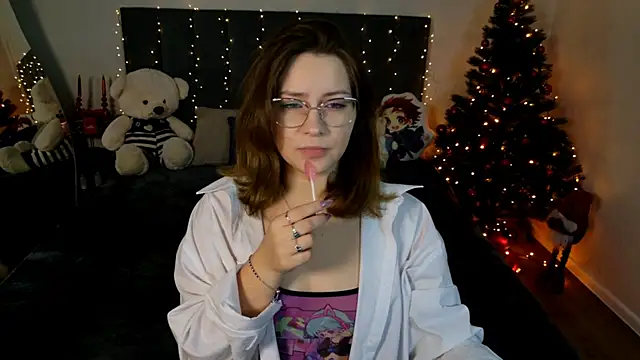 Snapshot of Briarx chatting on December 18, 2025, 10:02 pm Briarx online show from December 18, 2025, 10:02 pm