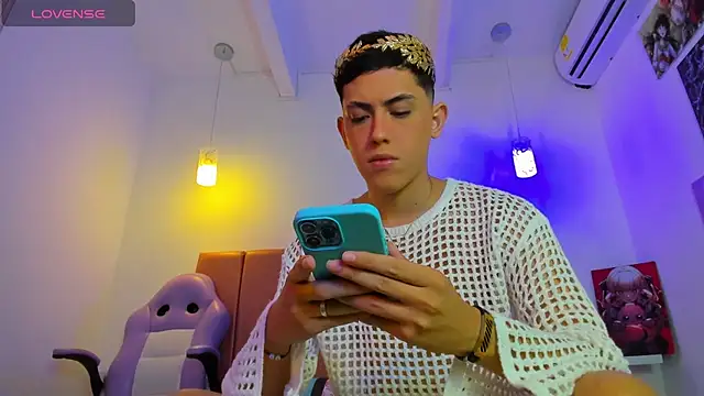 Iam criss09 online show from December 15, 2025, 8:03 pm