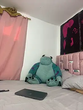 abby moss 2 online show from October 21, 2025, 1:32 pm