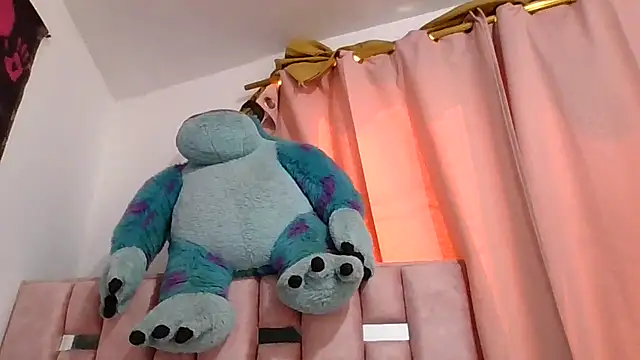 abby moss 2 online show from November 10, 2025, 2:44 pm