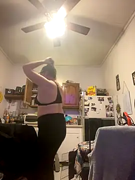 Snapshot of EdNEmSexyBlend chatting on October 31, 2025, 11:44 pm EdNEmSexyBlend online show from October 31, 2025, 11:44 pm