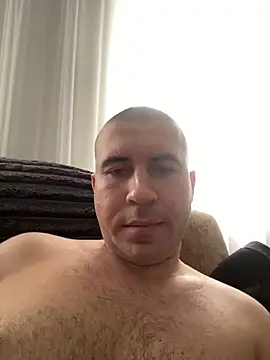 AronMode online show from November 23, 2025, 11:09 am