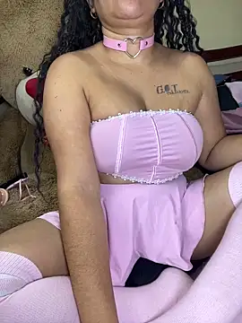 Snapshot of Ayleenpamelasexysquirt chatting on October 16, 2025, 7:00 pm Ayleenpamelasexysquirt online show from October 16, 2025, 7:00 pm