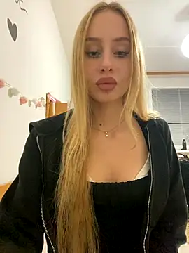 Snapshot of RemyStyles chatting on November 6, 2025, 6:34 pm RemyStyles online show from November 6, 2025, 6:34 pm