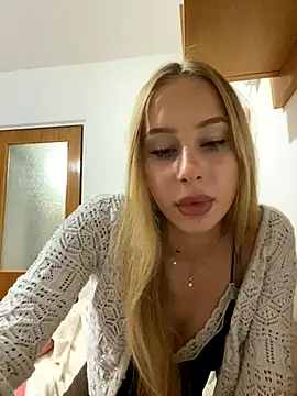 Snapshot of RemyStyles chatting on October 26, 2025, 6:52 pm RemyStyles online show from October 26, 2025, 6:52 pm