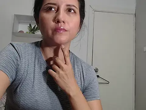 Renata Rivas online show from January 13, 2026, 4:27 am