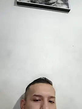 Snapshot of andriu656 chatting on October 27, 2025, 5:36 pm andriu656 online show from October 27, 2025, 5:36 pm