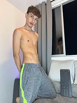 Douglas Lux online show from October 23, 2025, 11:14 pm