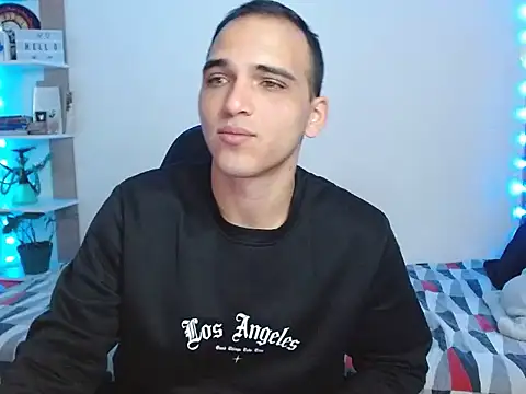 Maax3023 online show from December 16, 2025, 5:28 pm