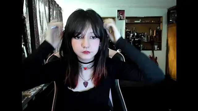 Snapshot of Maki_Zein_ chatting on December 3, 2025, 7:57 pm Maki Zein online show from December 3, 2025, 7:57 pm