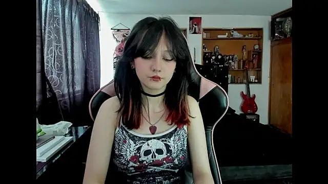 Snapshot of Maki_Zein_ chatting on December 16, 2025, 6:45 pm Maki Zein online show from December 16, 2025, 6:45 pm