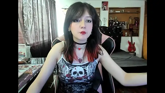 Snapshot of Maki_Zein_ chatting on November 5, 2025, 4:10 pm Maki Zein online show from November 5, 2025, 4:10 pm