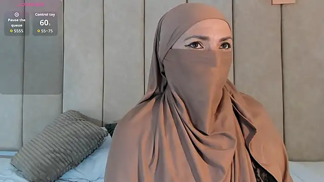  naylaa  online show from November 15, 2025, 10:36 pm