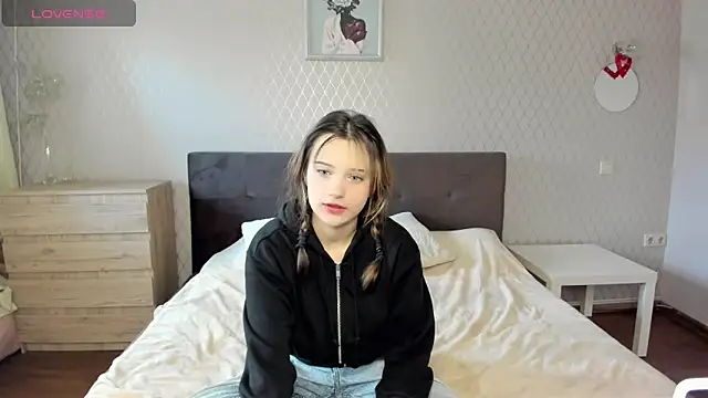 SofiMuse online show from October 14, 2025, 6:14 am