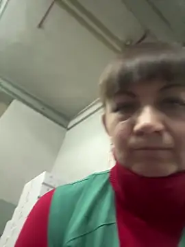 Butterfly8385 online show from December 19, 2025, 11:34 am