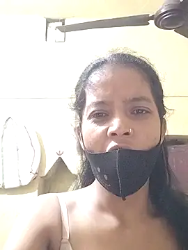 Jaanvi G online show from November 8, 2025, 6:22 pm