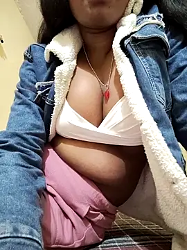 Snapshot of Lovely_Payal chatting on November 11, 2025, 4:18 am Lovely Payal online show from November 11, 2025, 4:18 am