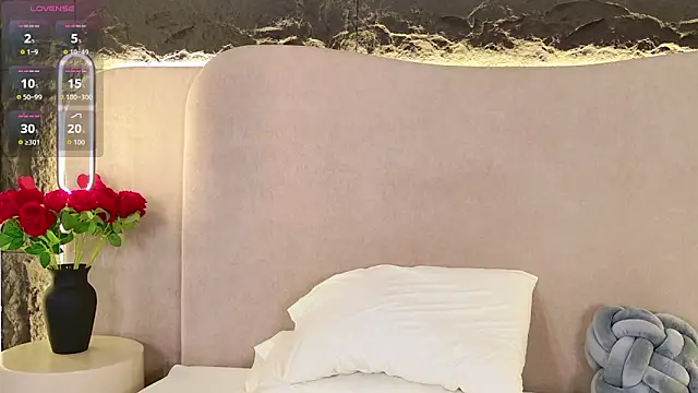 AmyCarammel online show from November 18, 2025, 6:00 pm