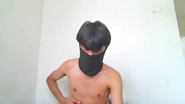 lil-twink19 online show from May 19, 2026, 9:38 am